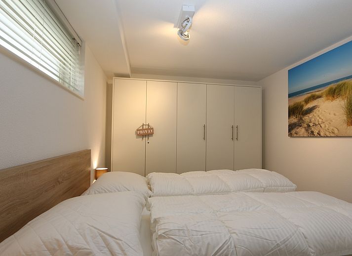 Vacation home Mon Repos in Renesse with lawn and terrace in the quiet surroundings of Zeeland