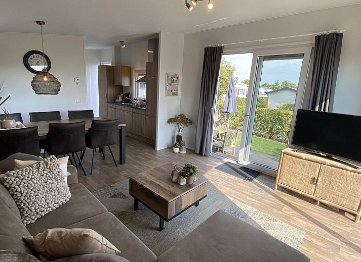 Aussenansicht von VZ804 Ferienhaus Arend 1833 Renesse in Zeeland mit Garten