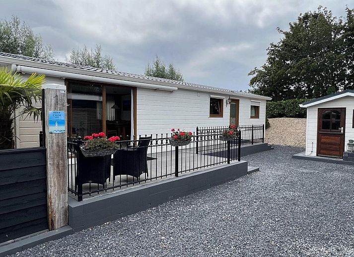 VZ2321 Vakantiechalet in Renesse met terras en tuinmeubilair in Schouwen-Duiveland, Zeeland.