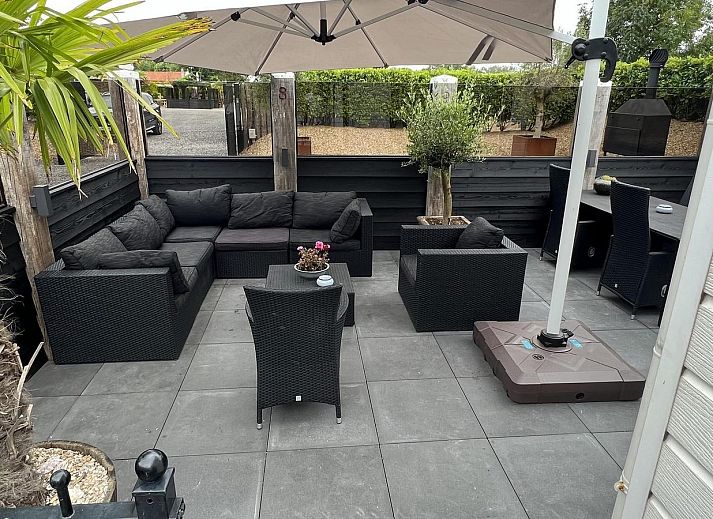 VZ2321 Vakantiechalet in Renesse met terras en tuinmeubilair in Schouwen-Duiveland, Zeeland.