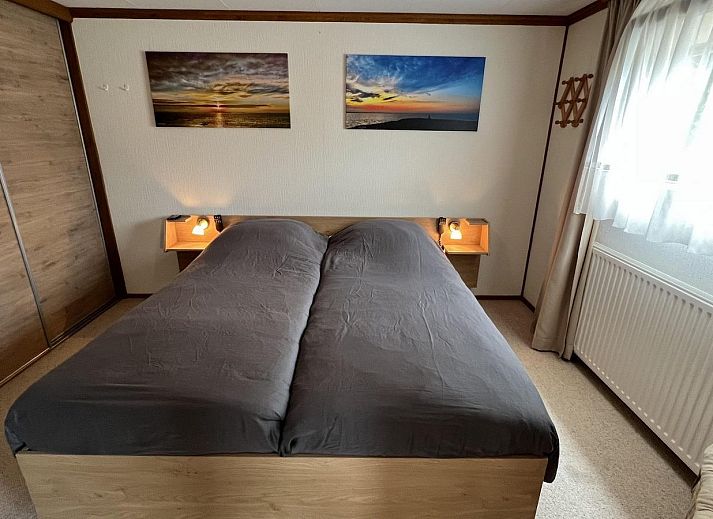 Gezellige zithoek op het terras van VZ2321 Vakantiechalet in Renesse, Zeeland.