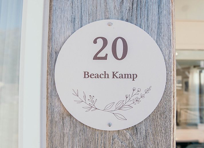 Terrasse des Ferienhauses Zonnedorp 20, Beach Kamp in Renesse, ideal fuer Entspannung in Schouwen-Duiveland.