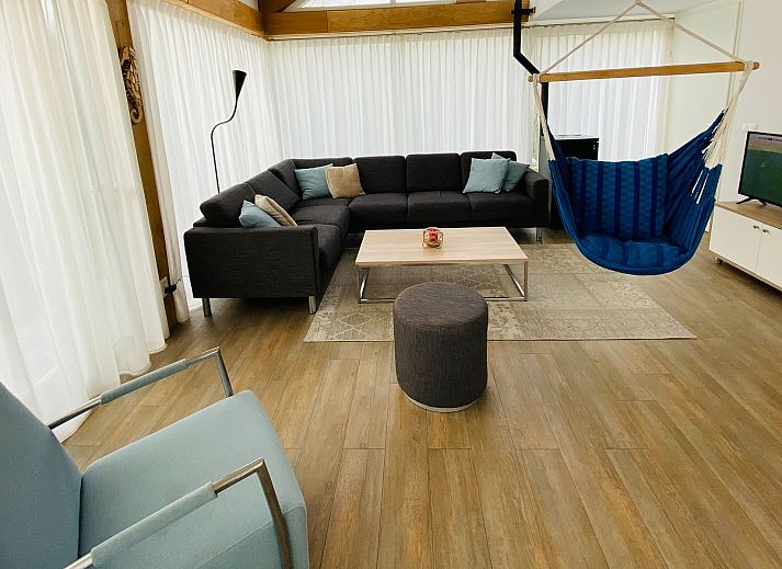 Aussenansicht des Ferienhauses Zonnedorp 29 Strandloper mit Terrasse und Garten in Renesse, Zeeland.