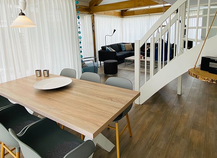 Aussenansicht des Ferienhauses Zonnedorp 29 Strandloper mit Terrasse und Garten in Renesse, Zeeland.