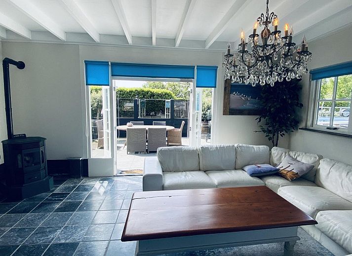 Charmantes VZ704 Ferienhaus Renesse mit Sonnenterrasse, gelegen in Renesse, Schouwen-Duiveland, Zeeland.