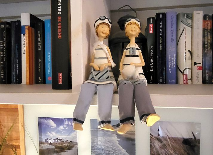 Stylish living room of Holiday bungalow Beachpark 42, chalet in Renesse, with modern furnishings.