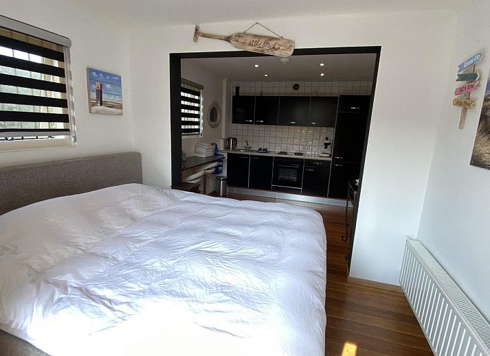 VZ735 Apartment Renesse bietet eine einladende Terrasse im sonnigen Zeeland.