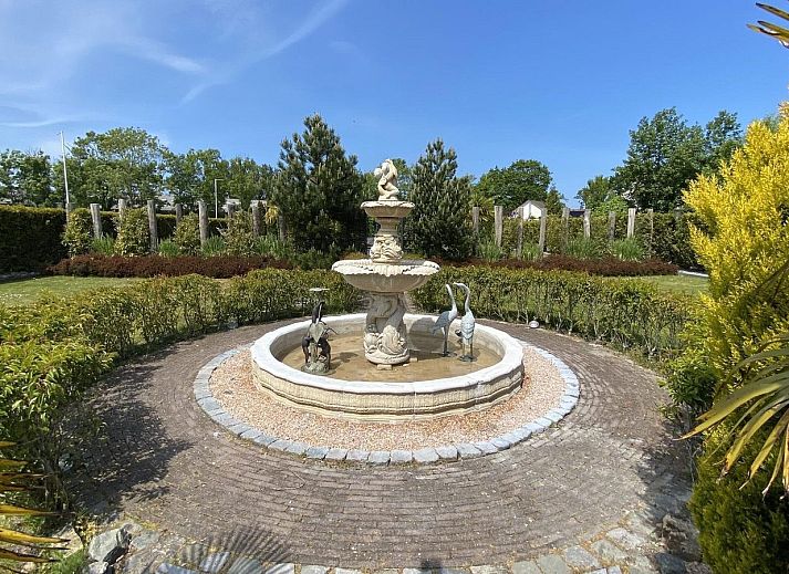 Moderne Kueche in VZ735 Apartment Renesse, ideal fuer einen Urlaub in Schouwen-Duiveland.