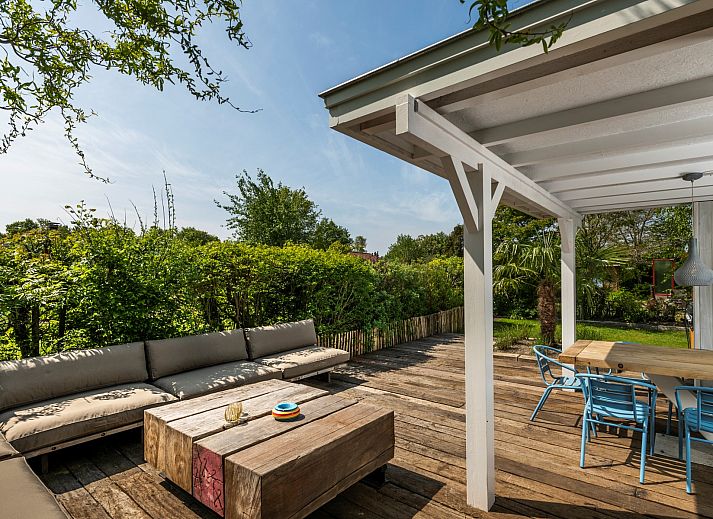 Moderne keuken van Vakantiewoning Het Ongerepte 14 Zeeuws Zusje in Renesse.