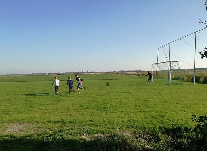 Moderne keuken in Vakantiehuisje in Kerkwerve, perfect voor koken in Zeeland.
