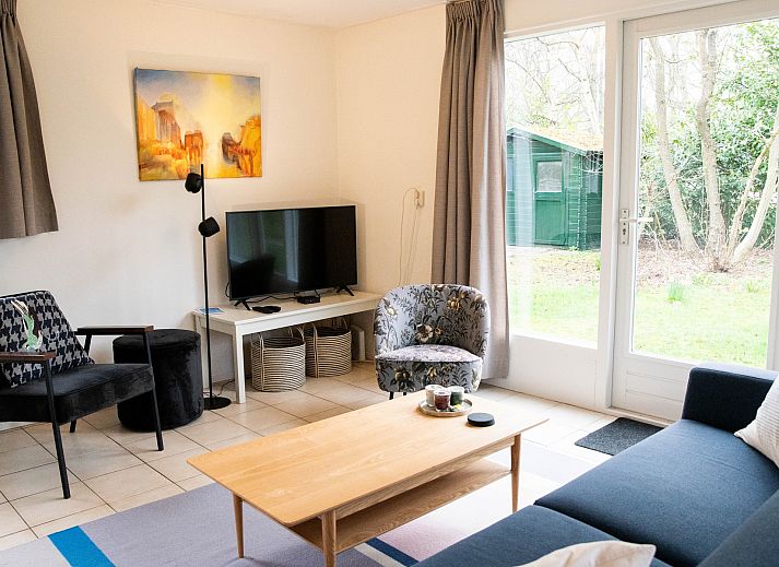 Ferienhaus Acacialaan 19, Liselotte, in Nieuw-Haamstede, umgeben von gruener Natur und Stille.