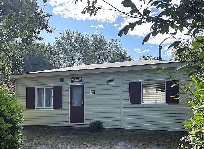 Guest house 600905 - Chalet Schouwen-Duiveland - Vakantiewoning Populierenlaan 13, &quot;Veldzicht&quot;