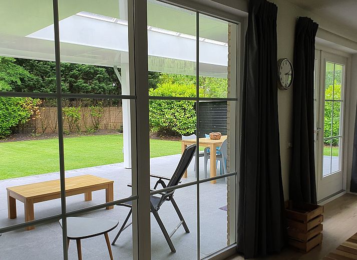 Gemuetliches Ferienhaus mit Veranda im Family House Populierenlaan 5 in Nieuw-Haamstede, Zeeland.