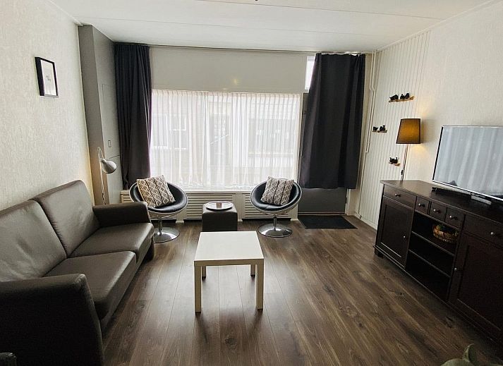 VZ786 Holiday home Brouwershaven in Schouwen-Duiveland offers a charming facade in the historic center of Zeeland.