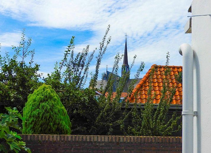 Modern decor in the living room of VZ786 Holiday home Brouwershaven, perfect for a comfortable stay in Zeeland.