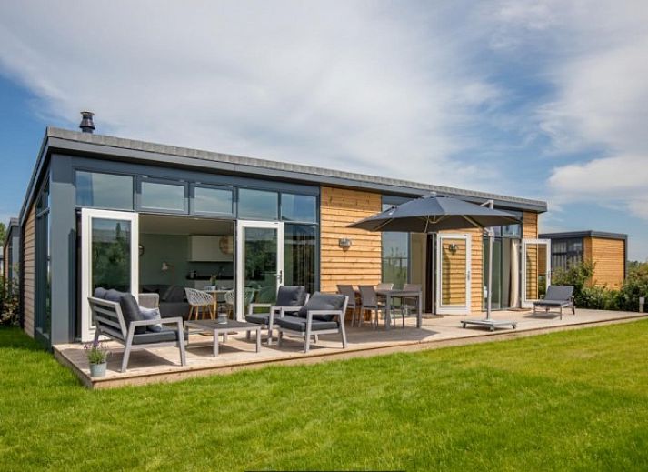 Verblijf 602029 • Chalet Schouwen-Duiveland • Buitenplaats Oudendijke 77 - Luxe chalet 60m2 - 4 pers