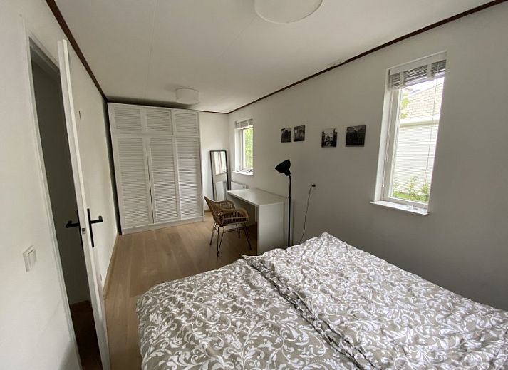 Enjoy the serene waterfront terrace at vacation home Zeelandmuschel in Den Osse, Schouwen-Duiveland, Zeeland.