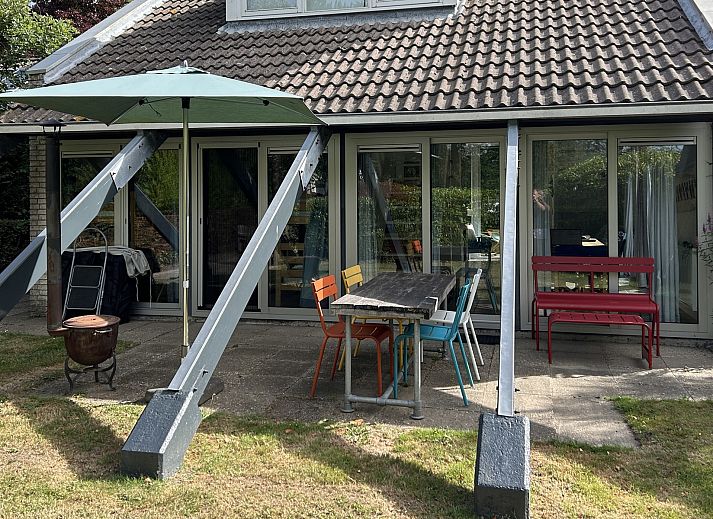 Geraeumiger Garten des Ferienhauses Schouwse Stee 3 in Westenschouwen, Schouwen-Duiveland