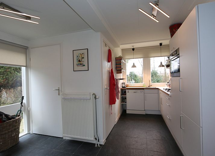 Geraeumiger Garten des Ferienhauses Schouwse Stee 3 in Westenschouwen, Schouwen-Duiveland