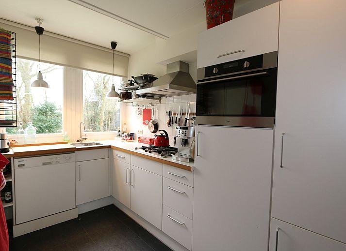 Geraeumiger Garten des Ferienhauses Schouwse Stee 3 in Westenschouwen, Schouwen-Duiveland