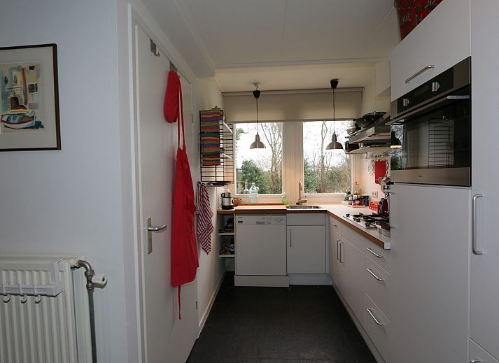 Geraeumiger Garten des Ferienhauses Schouwse Stee 3 in Westenschouwen, Schouwen-Duiveland