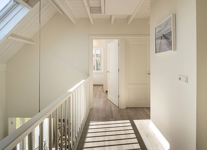 Moderne woonkamer van Vakantiehuis Scalde Oort 3 in Westenschouwen, Schouwen-Duiveland.