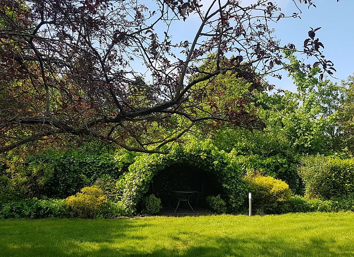 Vacation home Salvatorhoeve 91 in Ouwerkerk, a charming vacation home with green garden in Schouwen-Duiveland, Zeeland.