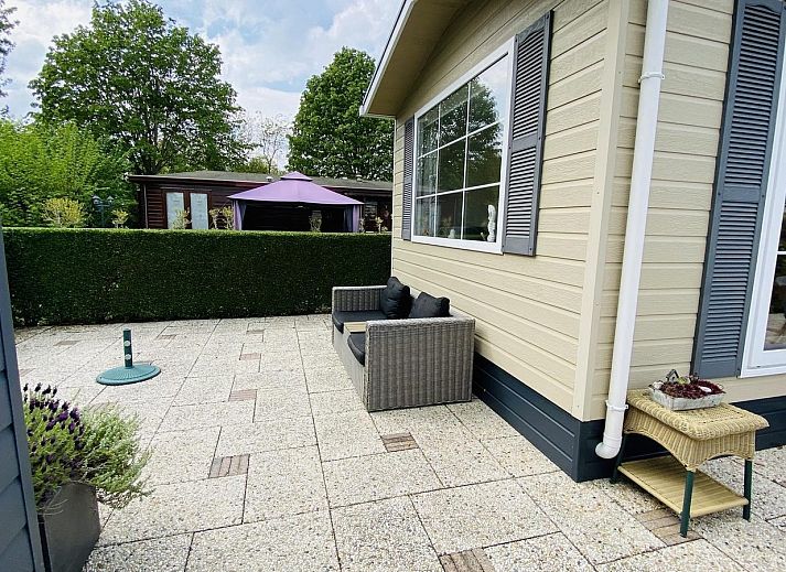 Gruene Umgebung im VZ539 Ferienchalet Ouwerkerk, ideal fuer Entspannung in Schouwen-Duiveland.