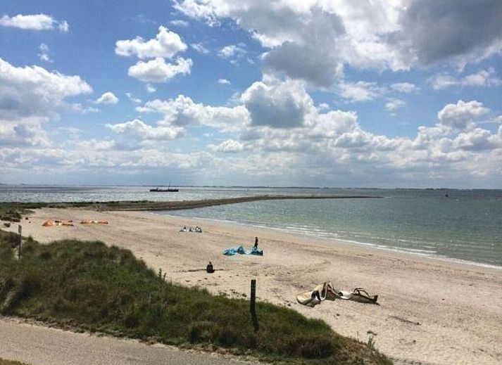 Offene Kueche und Sitzecke in VZ539 Ferienhaus Ouwerkerk, ideal fuer Familienurlaub in Zeeland.