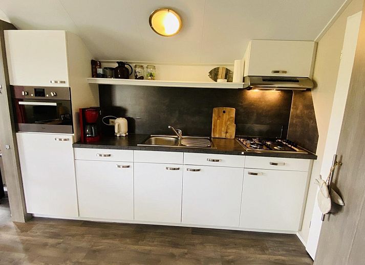 Seitenansicht von VZ538 Lodge Ouwerkerk, Ferienhaus in Schouwen-Duiveland.