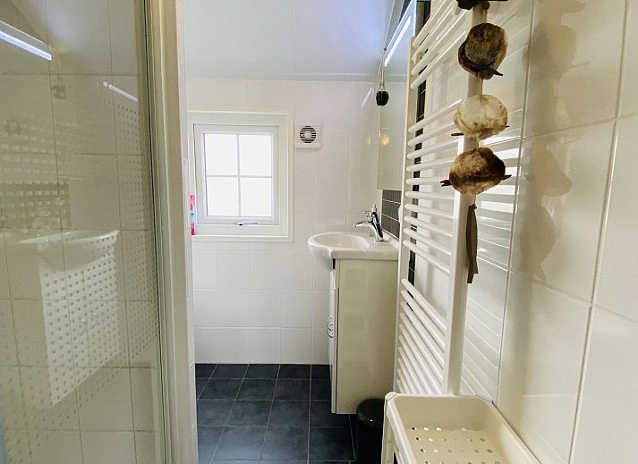 Luxurioese Terrasse in der VZ538 Lodge Ouwerkerk, Ferienunterkunft in Zeeland.