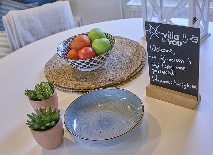 Comfortabele bank in Sunseeker chalet, Goedereede, Schouwen-Duiveland, Zeeland.