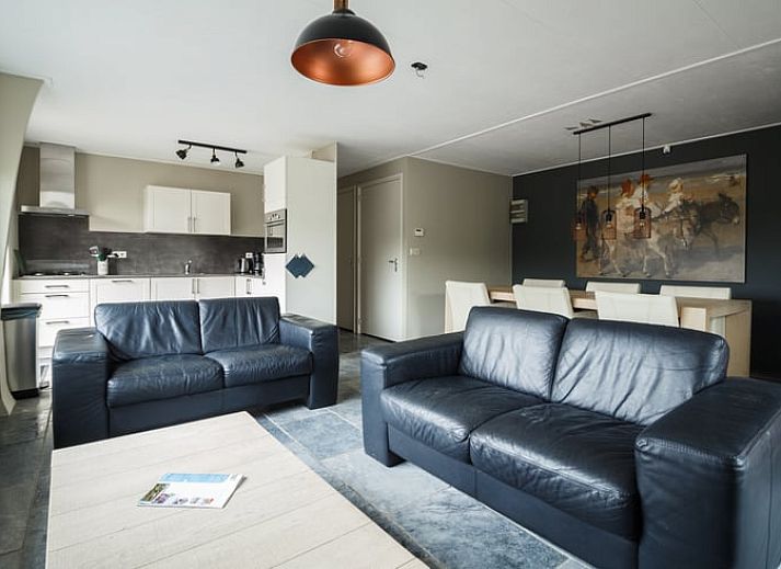 Gruene Umgebung im Ferienhaus in Looperskapelle, Schouwen-Duiveland, mit einer Tischtennisplatte im Garten.