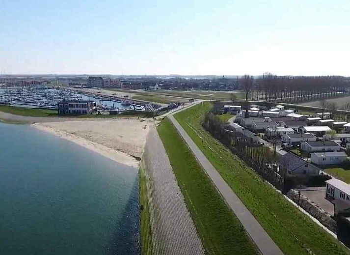 Historische Muehle in der Naehe des Ferienhauses ZE476 in Sint-Annaland, Tholen, Zeeland.