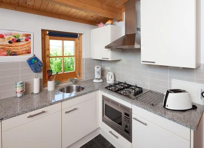 Modernes Badezimmer im Ferienhaus ZE476 in Sint-Annaland, Tholen, Zeeland.