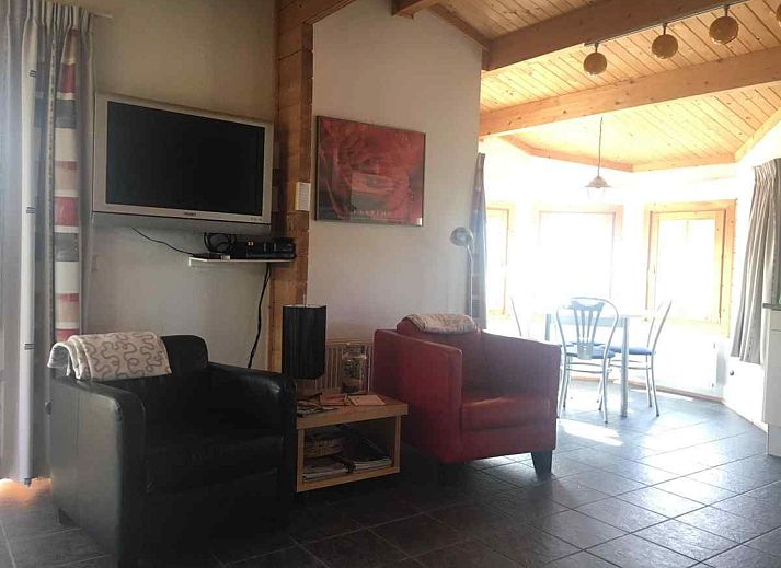 Praktischer Hauswirtschaftsraum mit Waschmaschine im Ferienhaus ZE476 in Sint-Annaland, Tholen, Zeeland.