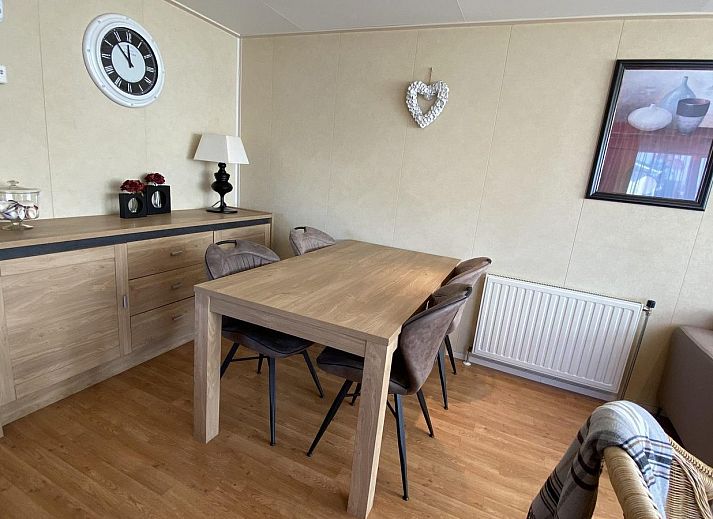 Gezellig terras bij VZ953 Vakantiechalet in Sint-Annaland, Tholen, Zeeland.