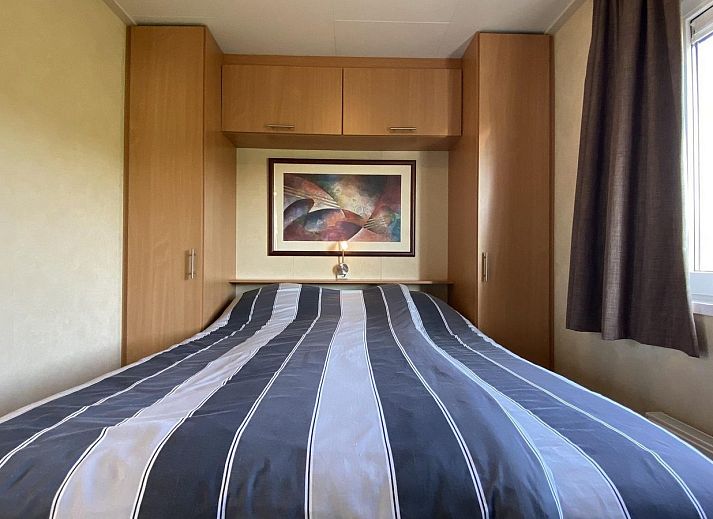 Lange tuinpad bij VZ953 Vakantiechalet in Sint-Annaland, Tholen, Zeeland.