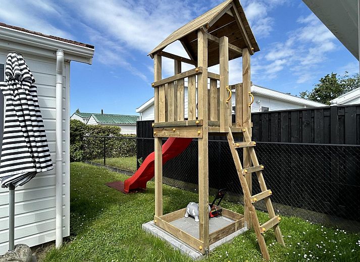 Gemuetliches Wohnzimmer in VZ926 Ferienchalet in Sint-Annaland, Tholen, Zeeland mit viel Licht.