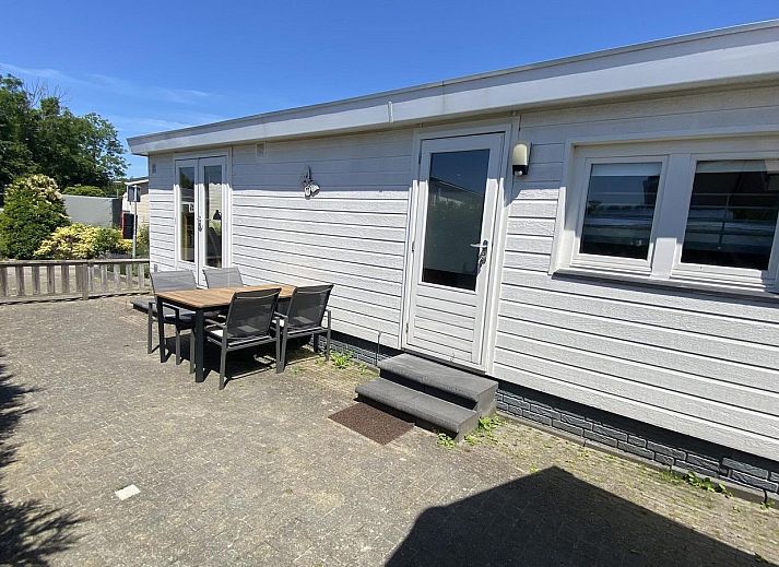 VZ579 Chalet Sint-Annaland in Zeeland met zonnig terras en tuin in Sint-Annaland.