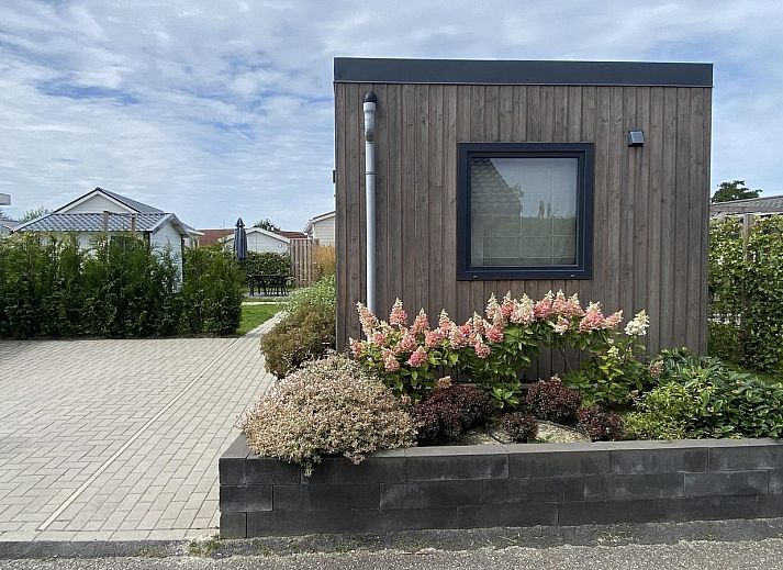 VZ1016 Vakantiechalet in Sint-Annaland met moderne buitenkant en groen, Tholen, Zeeland.