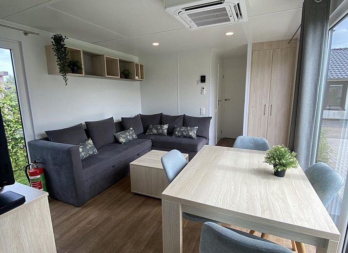 Ingang van VZ1016 Vakantiechalet in Sint-Annaland met ruime oprit, Tholen, Zeeland.