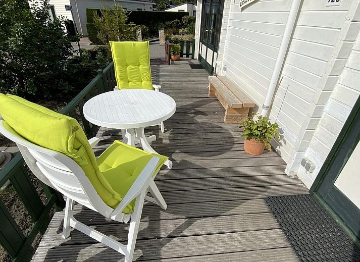 VZ810 Ferienchalet Sint-Annaland mit geraeumiger Veranda in Tholen, Zeeland.