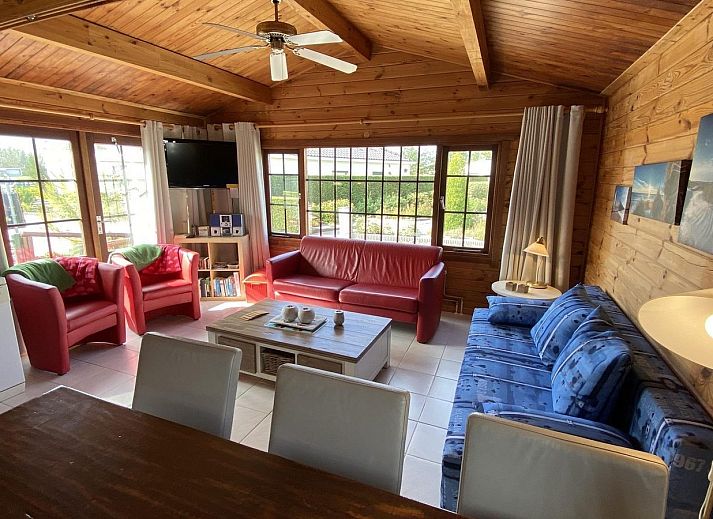 VZ810 Ferienchalet Sint-Annaland mit geraeumiger Veranda in Tholen, Zeeland.