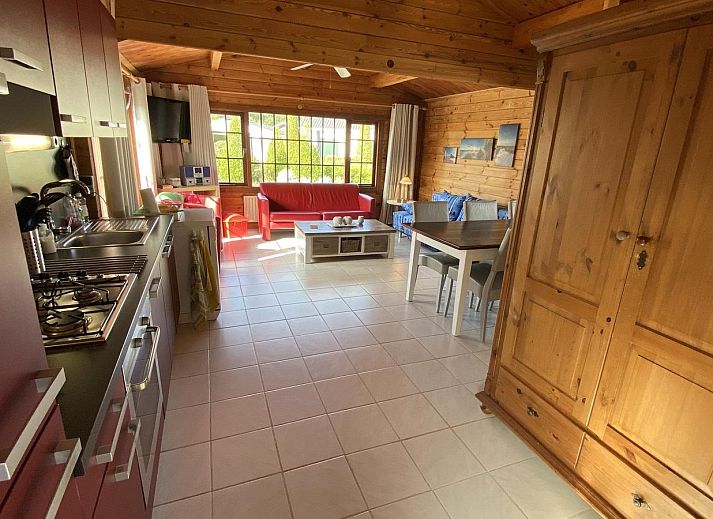 Gemuetliche Terrasse im VZ810 Ferienhaus Sint-Annaland, Tholen, Zeeland.