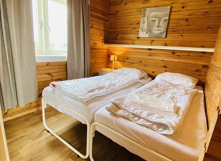 Ingang van VZ478 Chalet 96 Sint-Annaland met groene omgeving, Tholen, Zeeland.