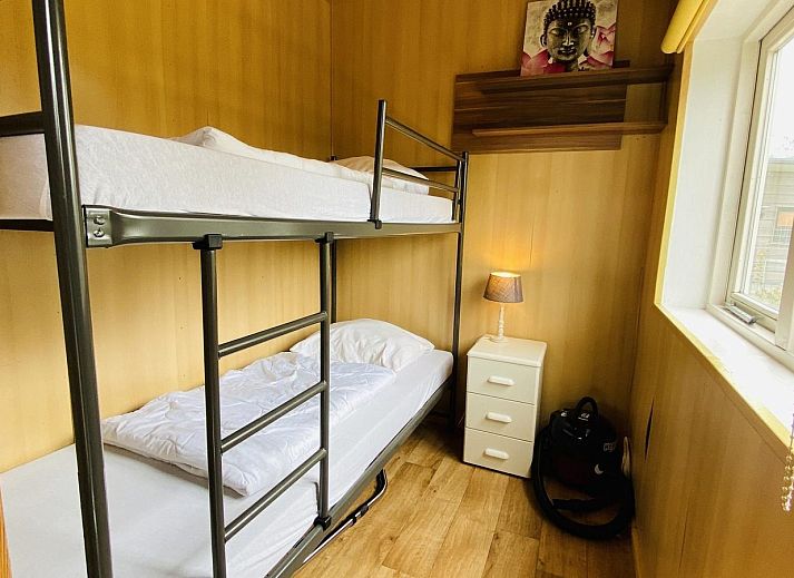 Ingang van VZ478 Chalet 96 Sint-Annaland met groene omgeving, Tholen, Zeeland.