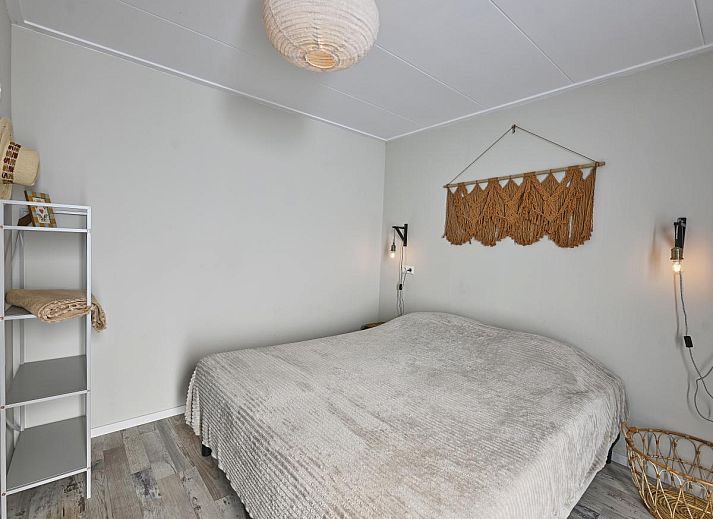 Moderne keuken van Casa Familia vakantiehuis in Sint-Annaland, Tholen, Zeeland