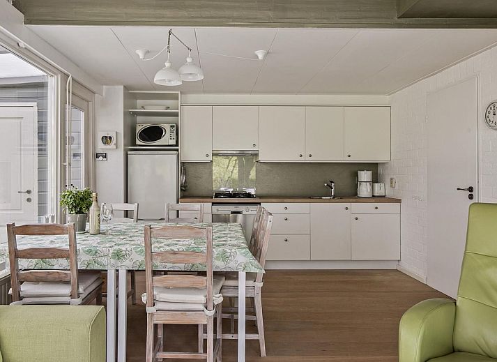 Guest house 610411 - Holiday property Tholen - Vakantiehuis Schöne Familien-Ferienwohnung in Zeeland