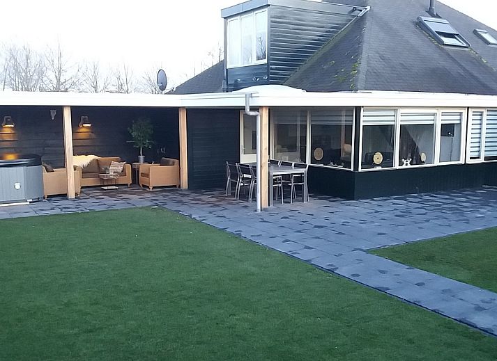 Guest house 610414 - Holiday property Tholen - Vakantiehuis mit Garten, Grill und Terrasse